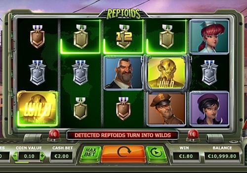 Игровой автомат Reptoids - призовая комбинация с диким знаком Призовая комбинация с диким знаком в игровом автомате Reptoids